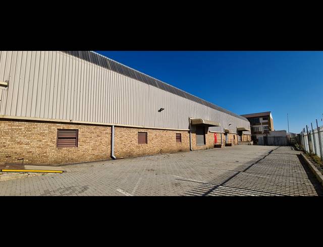 9,000M² WAREHOUSE TO LET IN MEADOWDALE